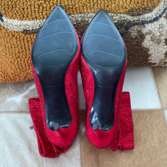 Nine West Booties, size 10- RUBY RED! - Picture 3 of 4